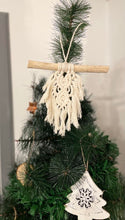 Load image into Gallery viewer, Macrame wall hanging - small
